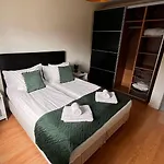 Beta - 2 Bedrooms, Private Rooftop Patio With Hot Tub, Bbq And View شقة فيريغودو