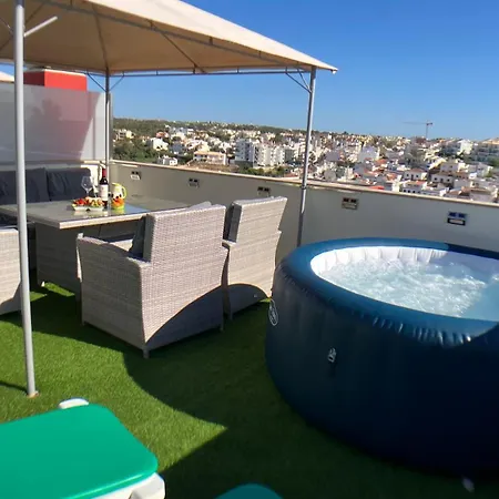 Beta - 2 Bedrooms, Private Rooftop Patio With Hot Tub, Bbq And View Apartment