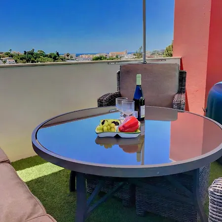 Apartment Beta - 2 Bedrooms, Private Rooftop Patio With Hot Tub, Bbq And View