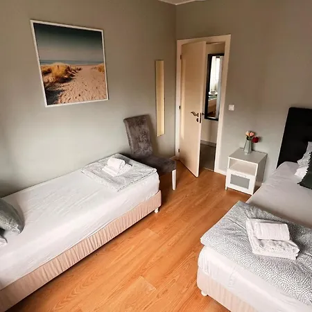 Beta - 2 Bedrooms, Private Rooftop Patio With Hot Tub, Bbq And View *