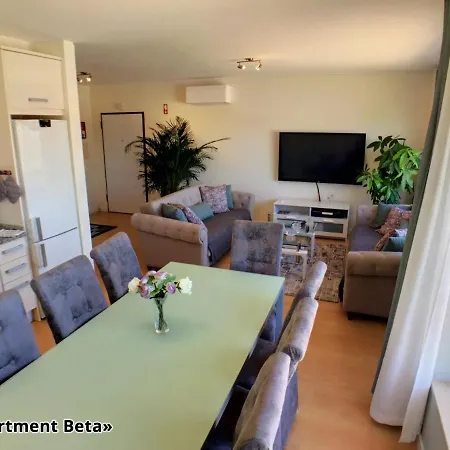 Beta - 2 Bedrooms, Private Rooftop Patio With Hot Tub, Bbq And View * Ferragudo (Faro)
