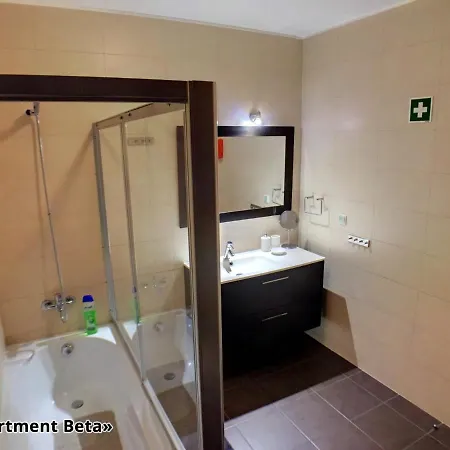 Beta - 2 Bedrooms, Private Rooftop Patio With Hot Tub, Bbq And View *