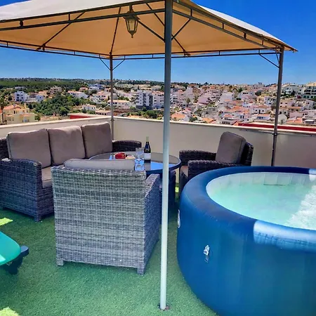 Beta - 2 Bedrooms, Private Rooftop Patio With Hot Tub, Bbq And View